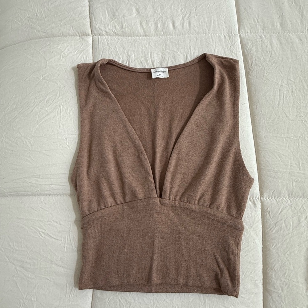 Wilfred Cropped V Neck Tank Top